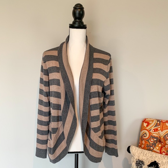 retro-ology Sweaters - Retro-ology cardigan size large EUC